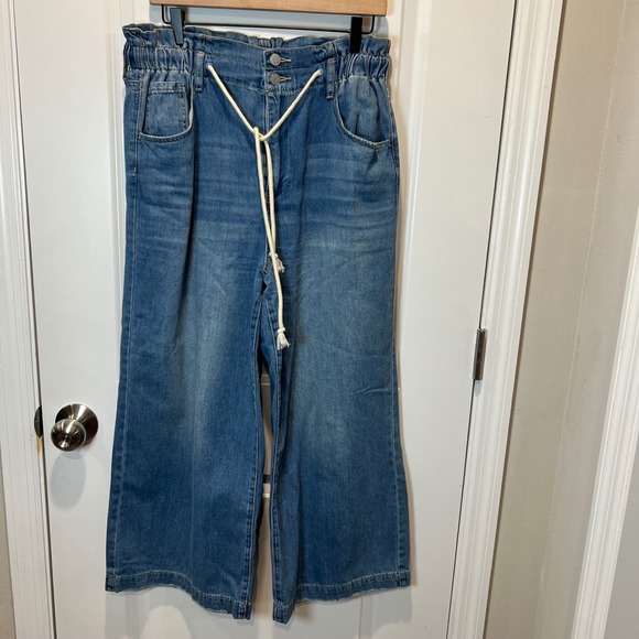 Wonderly Denim - Wonderly Denim Wide Leg Paperbag Waist Jeans Cropped Blue Women's size 10